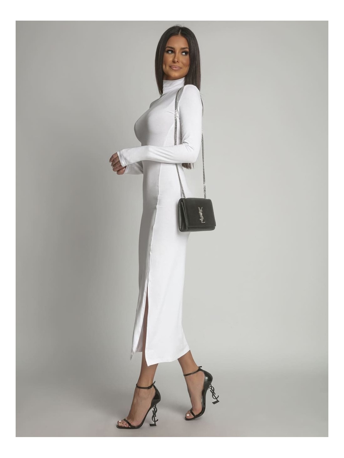 Smooth dress with long sleeves and a turtleneck, white FG678